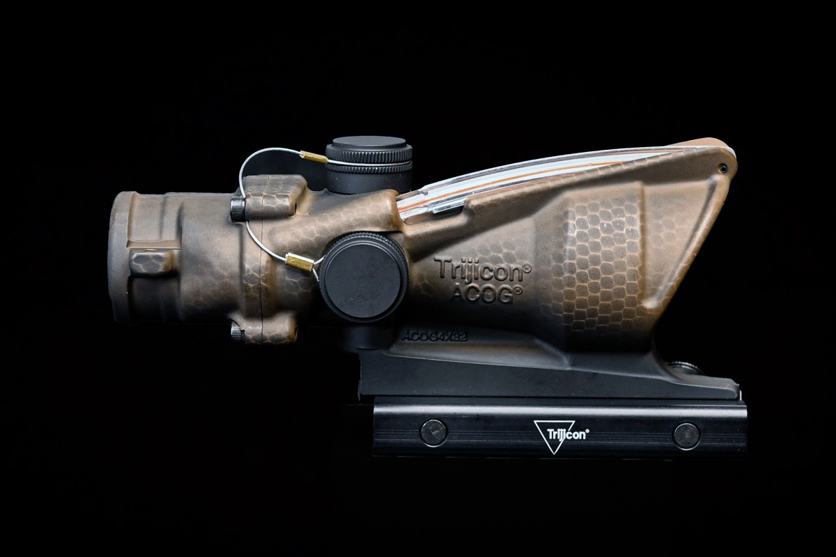 Trijicon, ACOG, 4X32, Red Chevron Reticle, Includes Flattop Mount ...