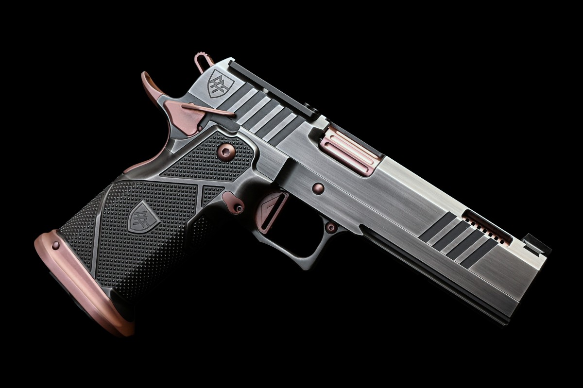 2011 Handgun Alpha American Warfighter, 9mm Double Stack SAO (2011) Pistol with 5 ...