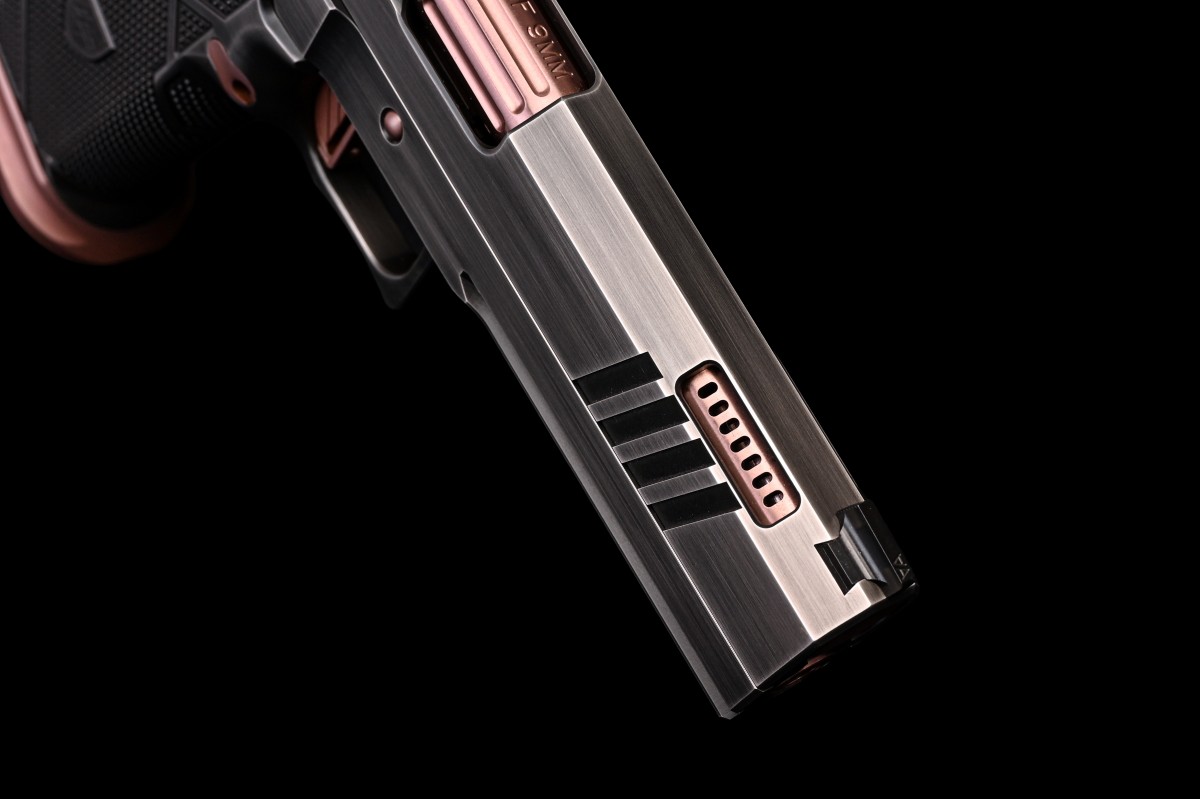 2011 Handgun Alpha American Warfighter, 9mm Double Stack SAO (2011) Pistol with 5 ...